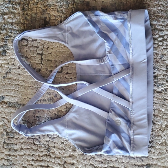 Lululemon energy bra size 4 - Picture 2 of 5